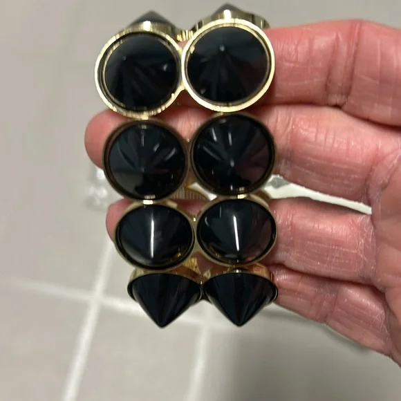 New Jet Black & Gold tone Hampton Spike Stretch Bracelet - Picture 6 of 7